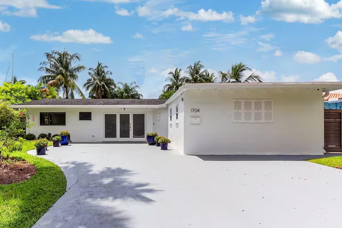 1704 SW 4th Ct Fort Lauderdale, FL 33312