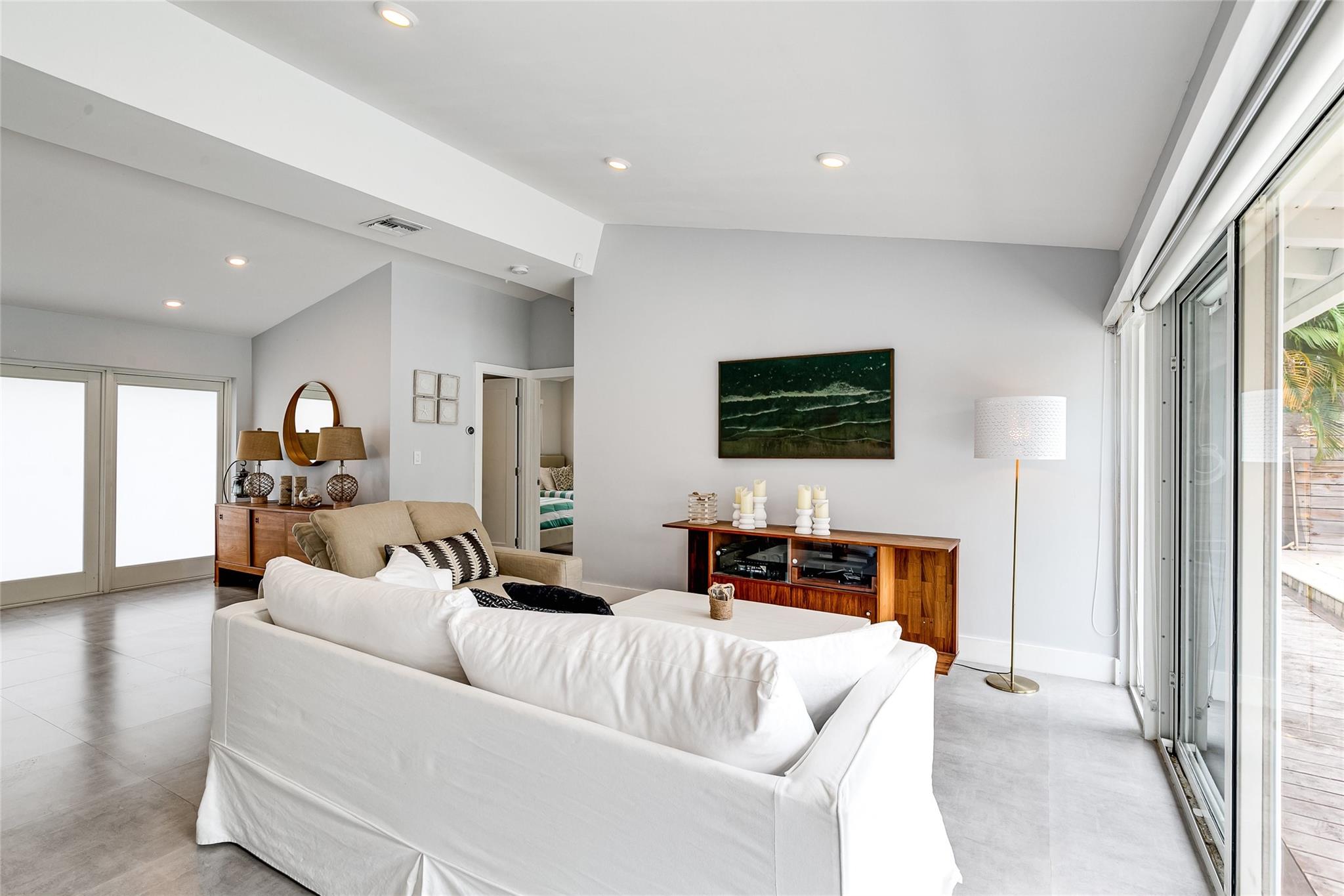 1704 SW 4th Ct Fort Lauderdale, FL 33312