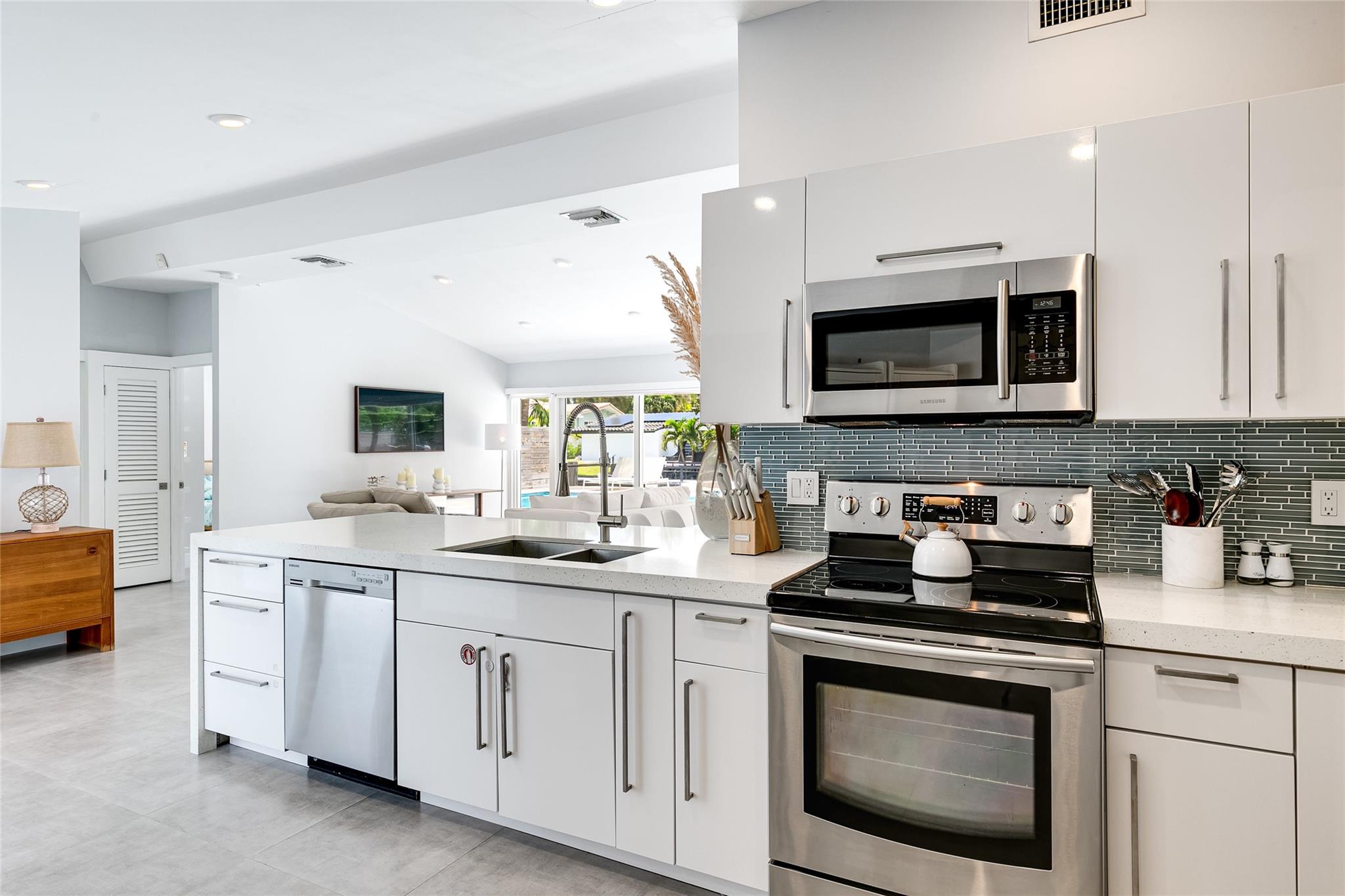 1704 SW 4th Ct Fort Lauderdale, FL 33312