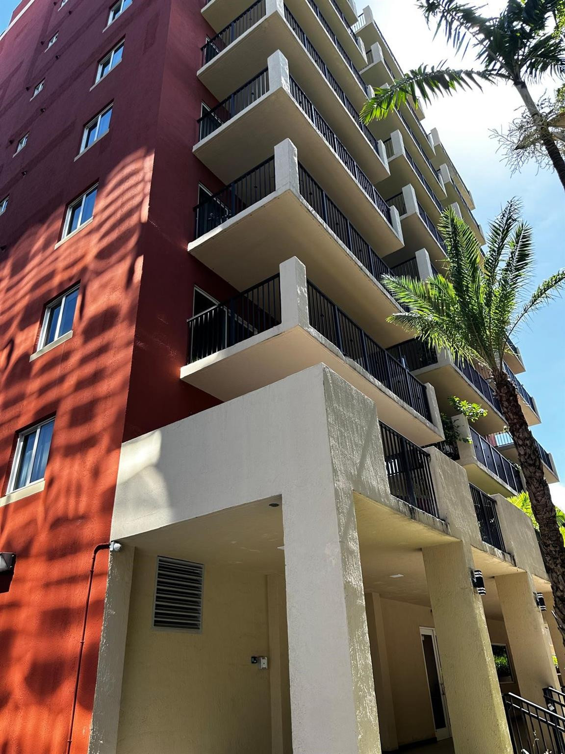 3410 Coral Way #804 Miami, FL 33145