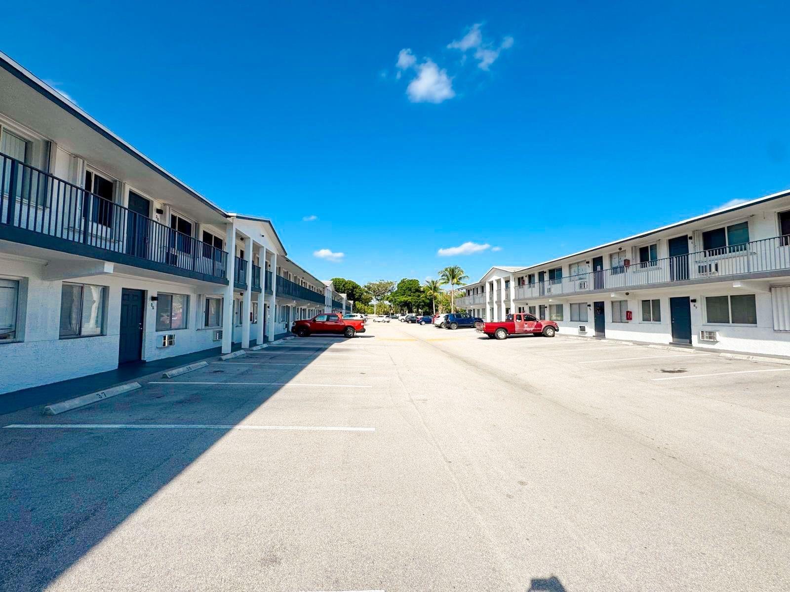 1816 E Oakland Park Blvd #78 Fort Lauderdale, FL 33306