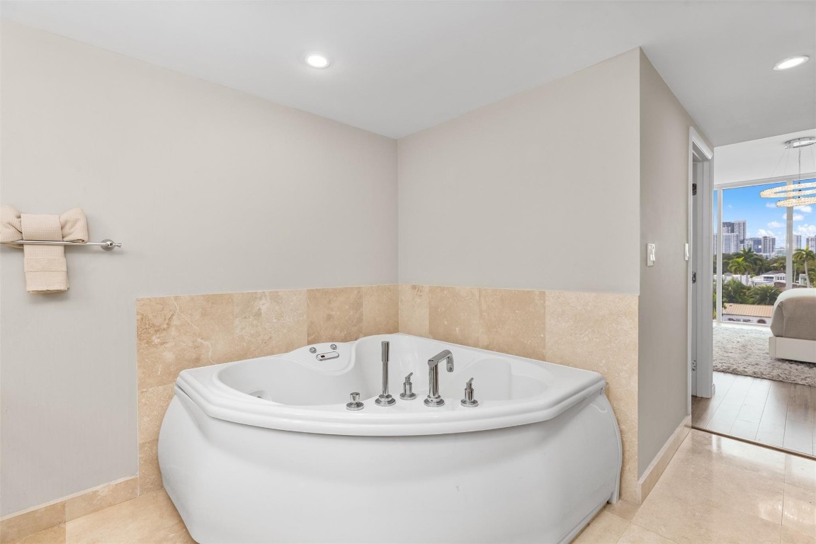 45 Hendricks #403 Fort Lauderdale, FL 33301