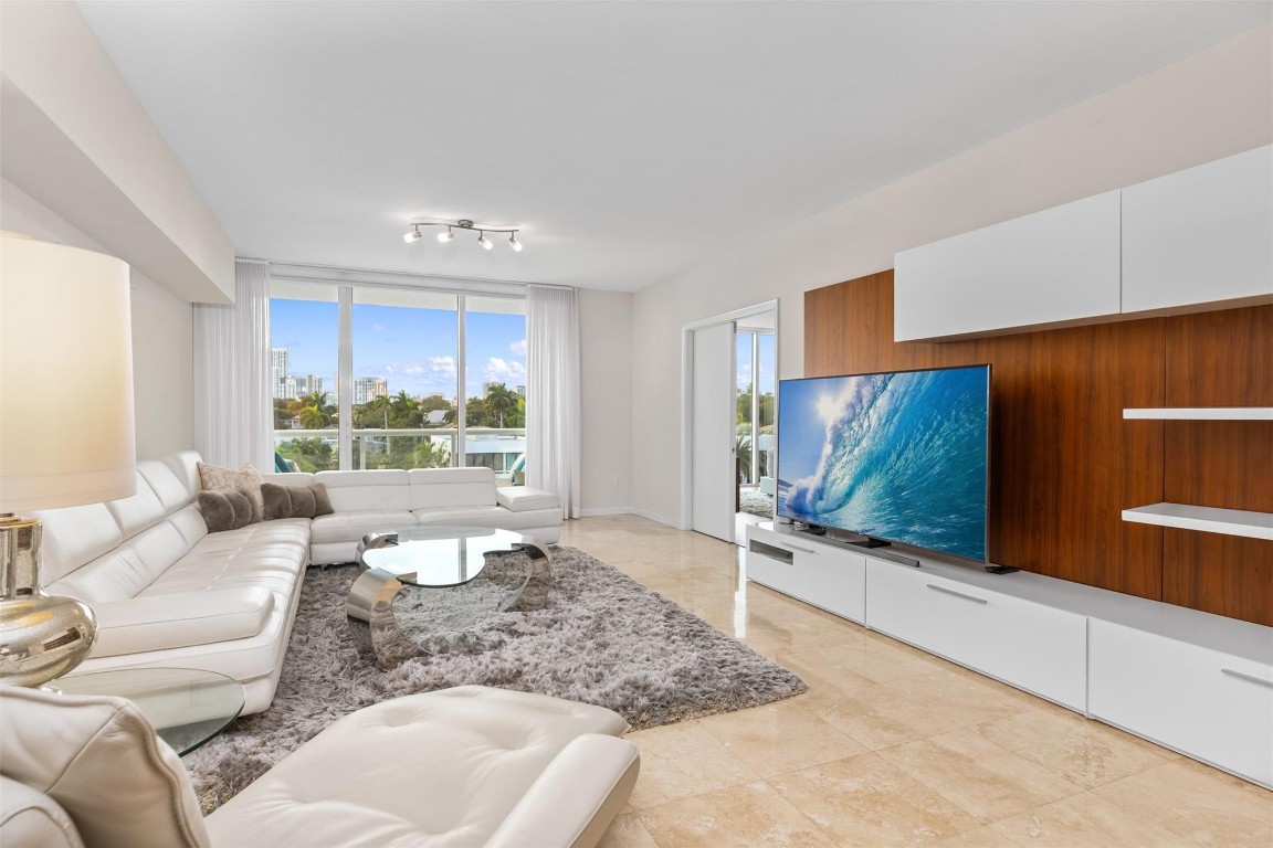 45 Hendricks #403 Fort Lauderdale, FL 33301