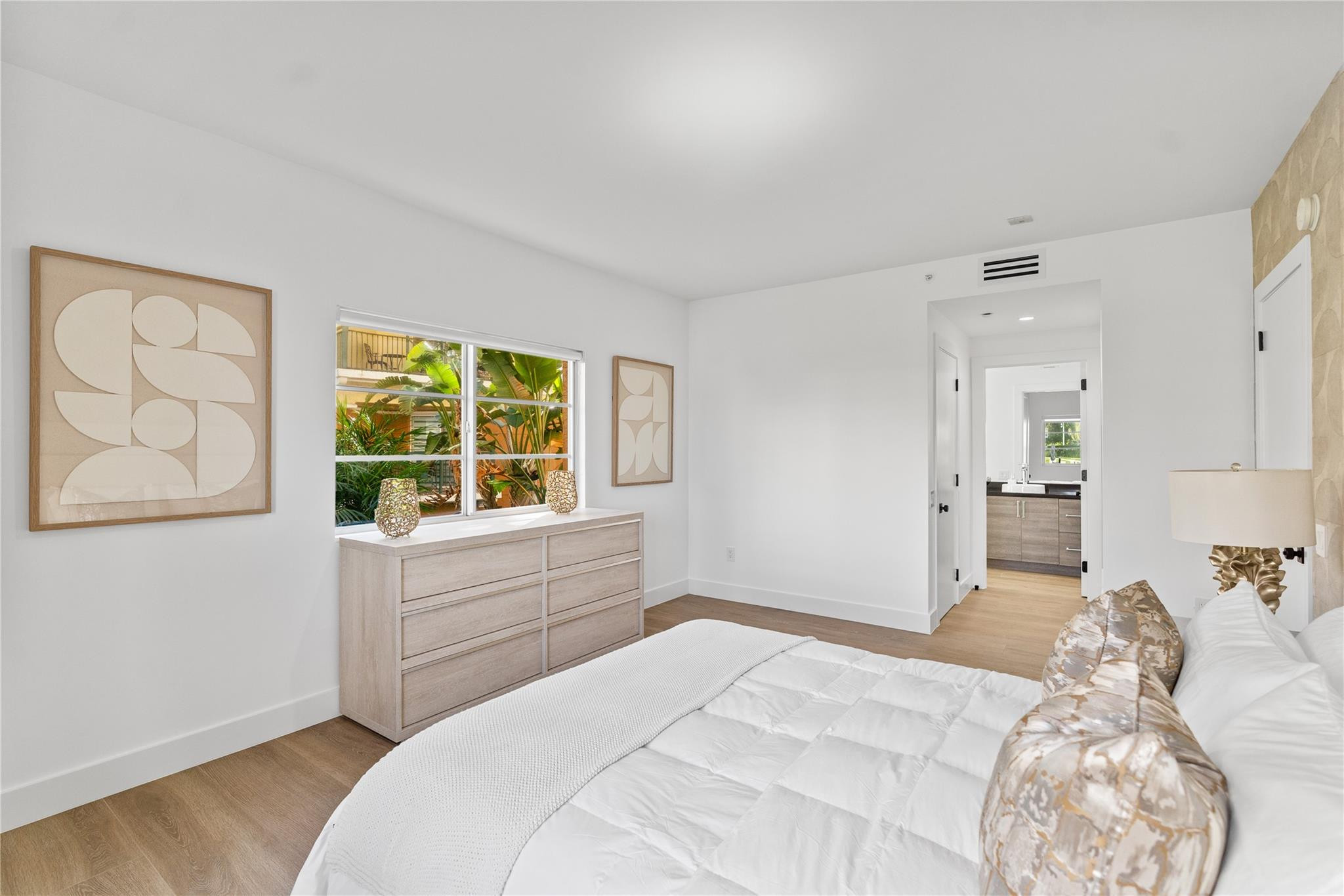 1230 Hillsboro Mile #107 Hillsboro Beach, FL 33062