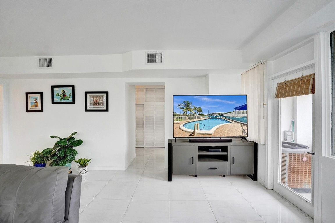 1900 S Ocean #301 Fort Lauderdale, FL 33316