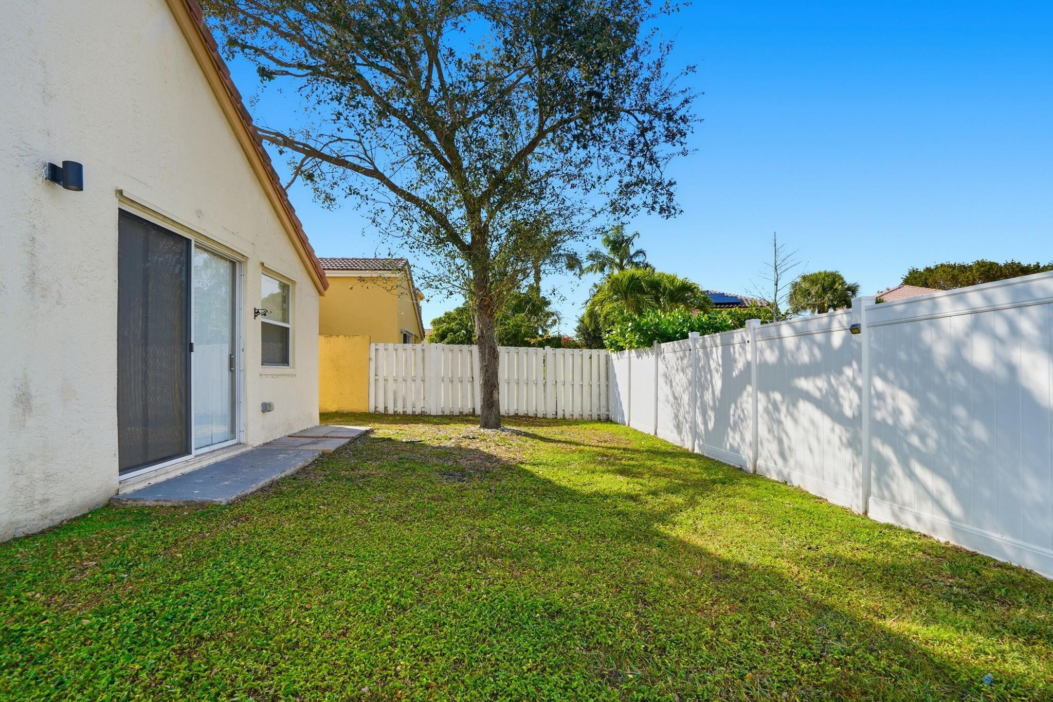 15745 NW 16th Pembroke Pines, FL 33028