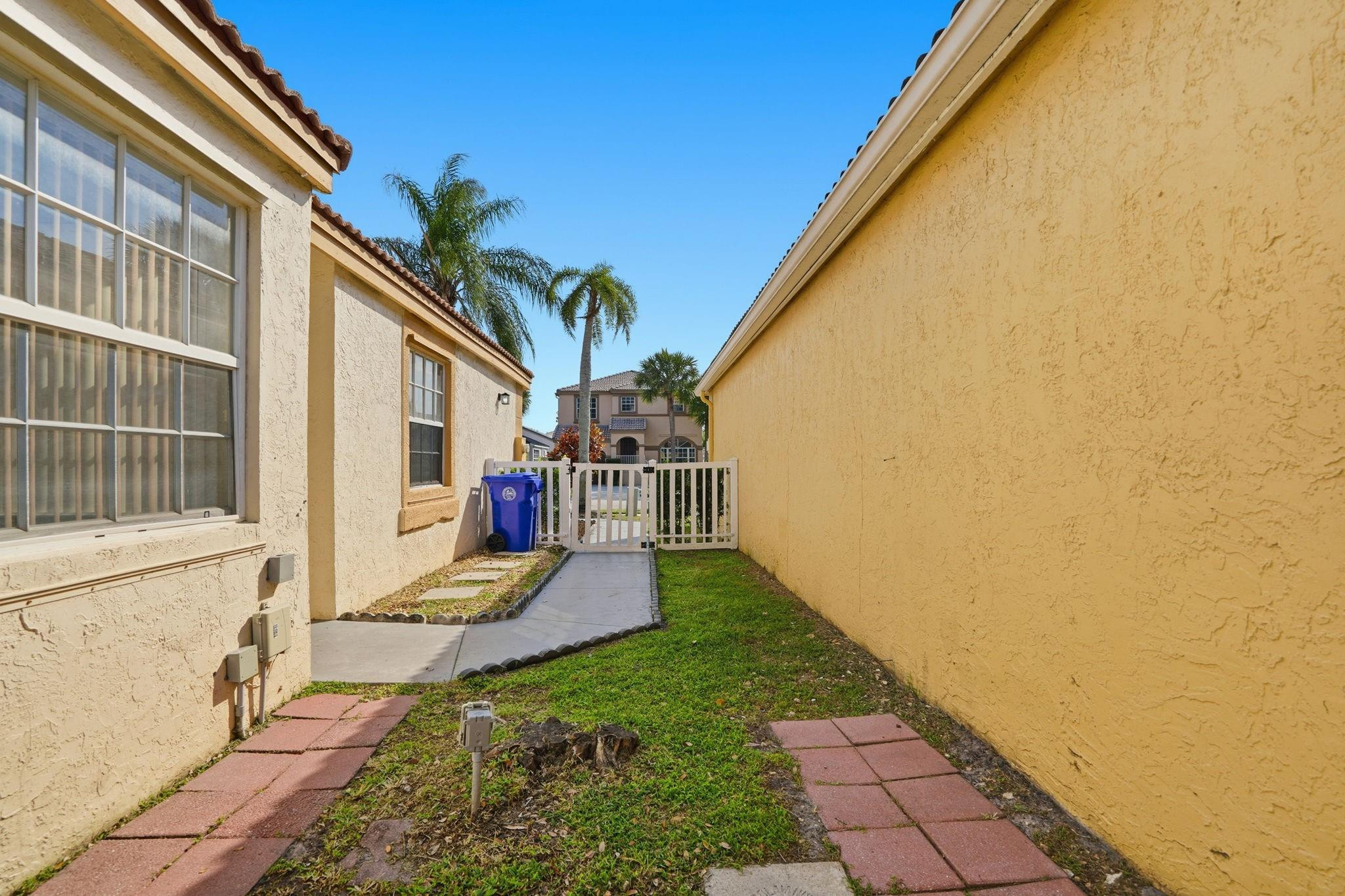 15745 NW 16th Pembroke Pines, FL 33028