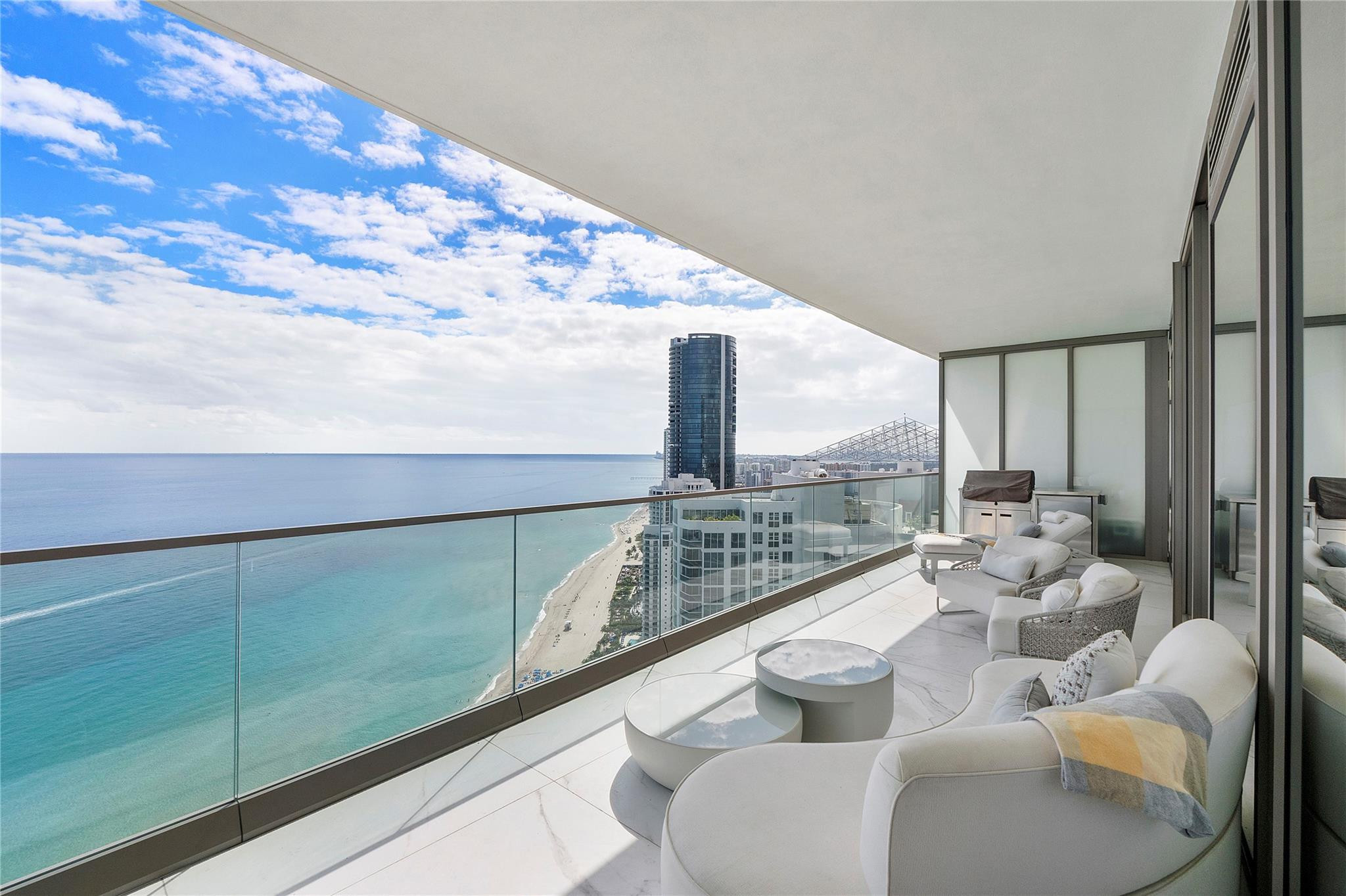 18975 Collins #3401 Sunny Isles Beach, FL 33160