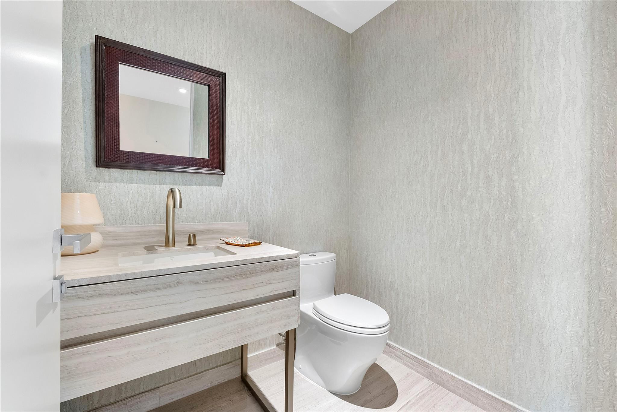 18975 Collins #3401 Sunny Isles Beach, FL 33160