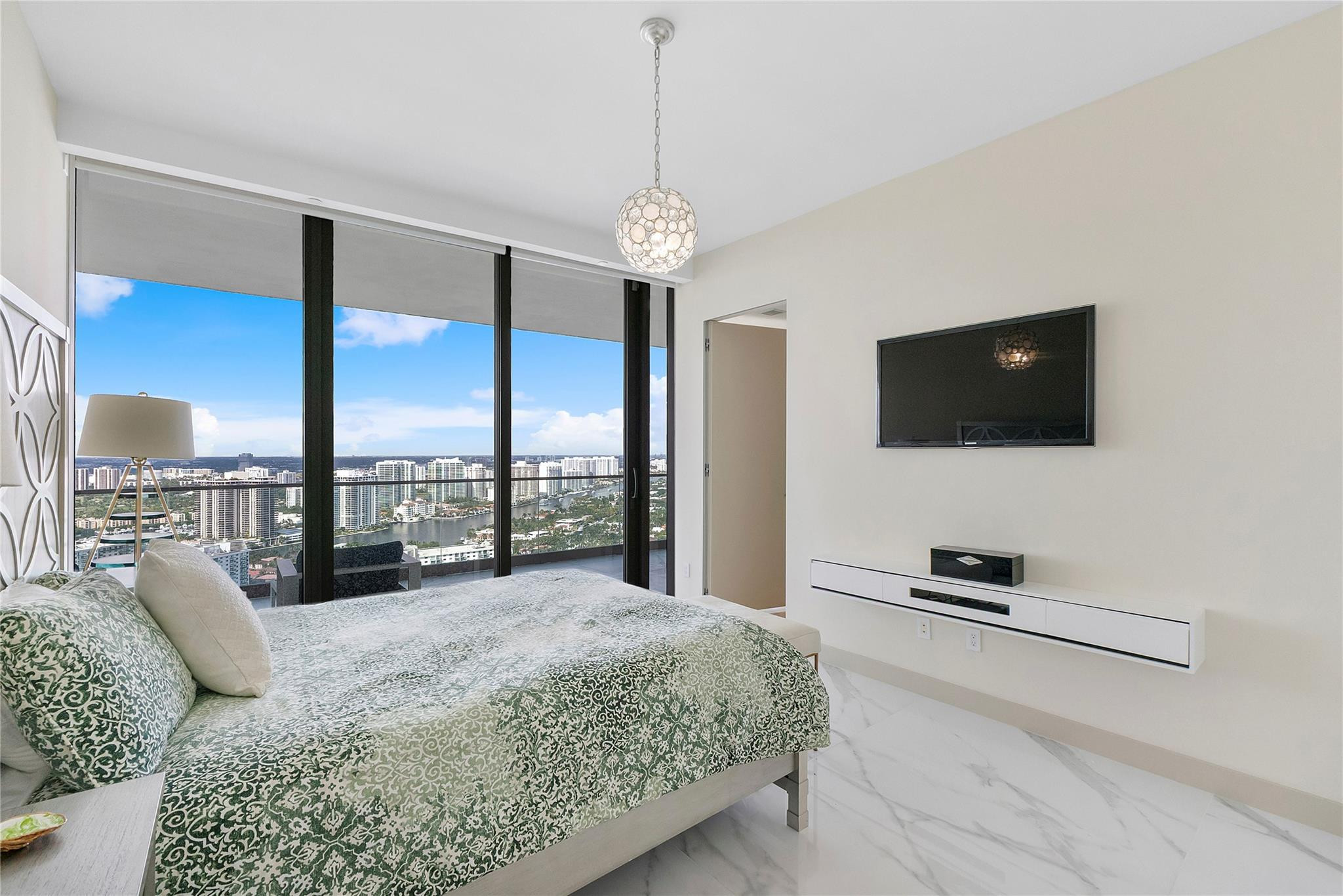 18975 Collins #3401 Sunny Isles Beach, FL 33160