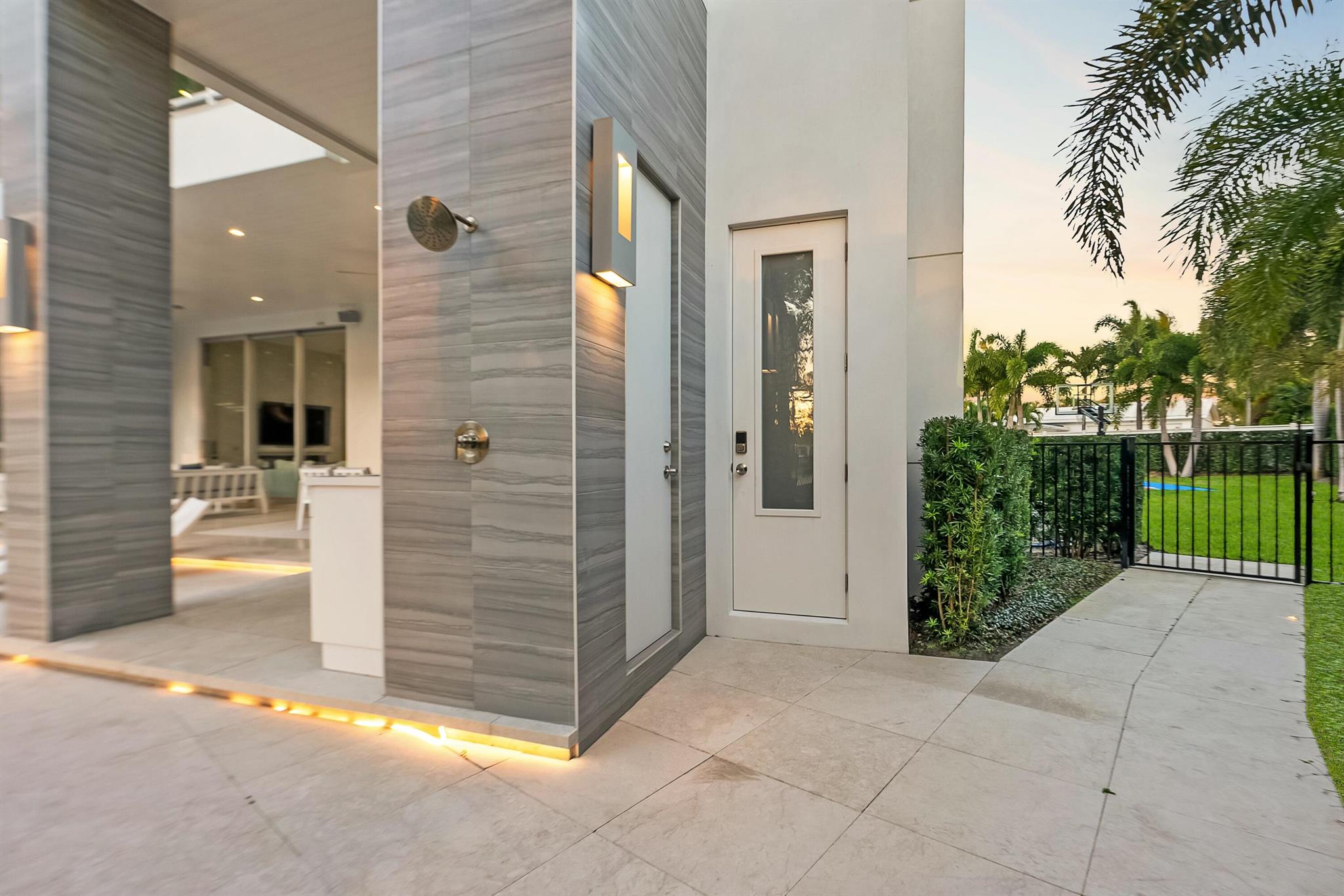 2162 Radnor Rd North Palm Beach, FL 33408 2162 Radnor Rd North Palm Beach, FL 33408