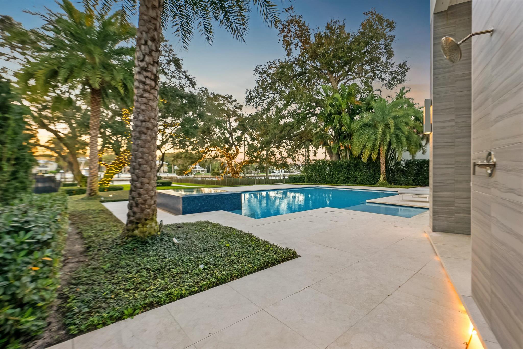 2162 Radnor Rd North Palm Beach, FL 33408 2162 Radnor Rd North Palm Beach, FL 33408