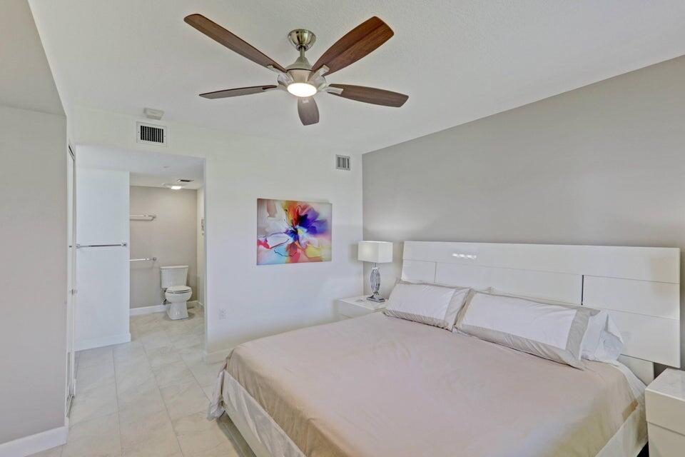 901 Seafarer Cir #105 Jupiter, FL 33477