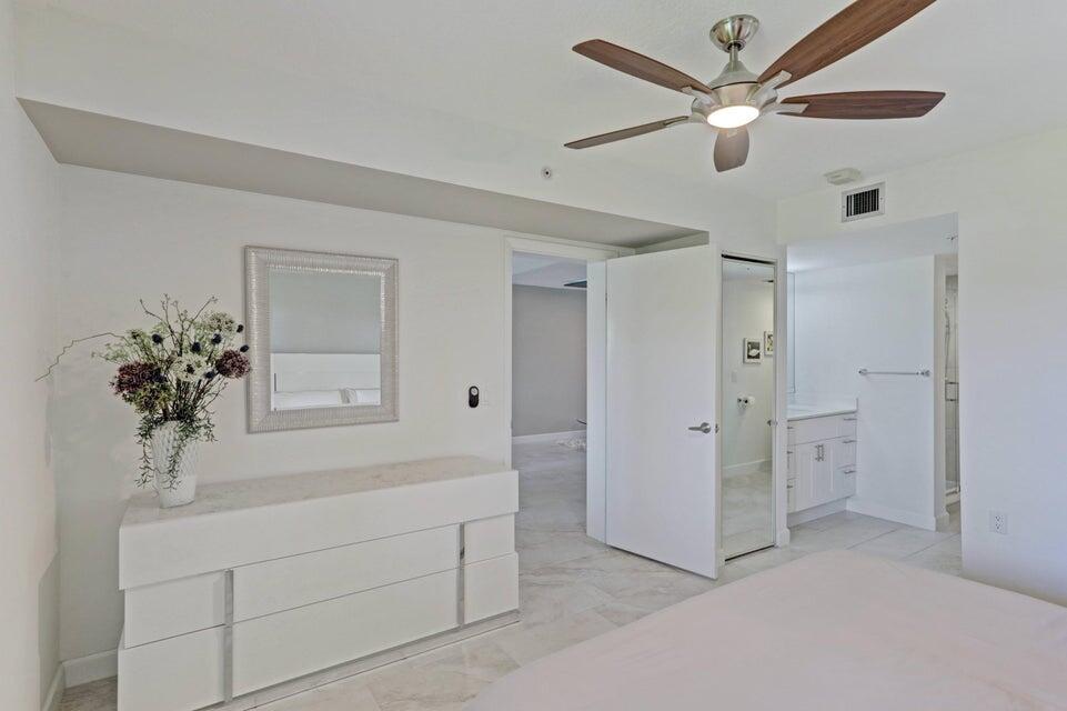 901 Seafarer Cir #105 Jupiter, FL 33477