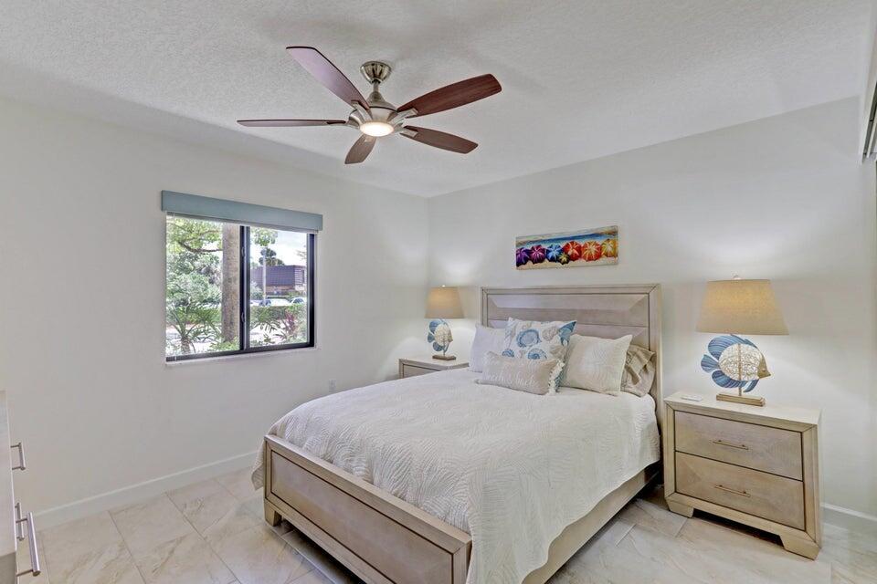 901 Seafarer Cir #105 Jupiter, FL 33477