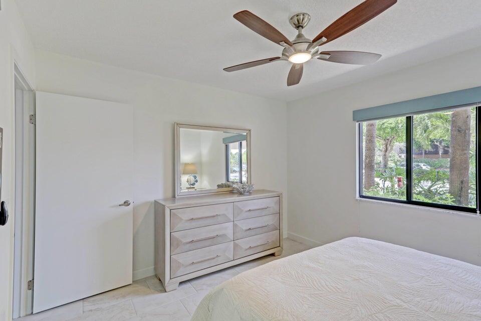 901 Seafarer Cir #105 Jupiter, FL 33477