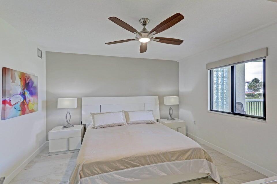 901 Seafarer Cir #105 Jupiter, FL 33477