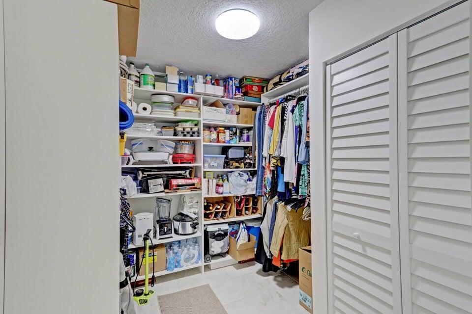 901 Seafarer Cir #105 Jupiter, FL 33477