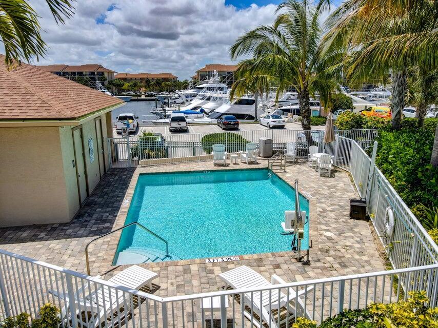 901 Seafarer Cir #105 Jupiter, FL 33477