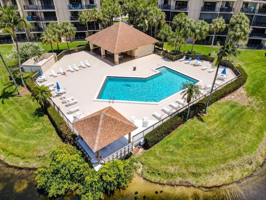 901 Seafarer Cir #105 Jupiter, FL 33477