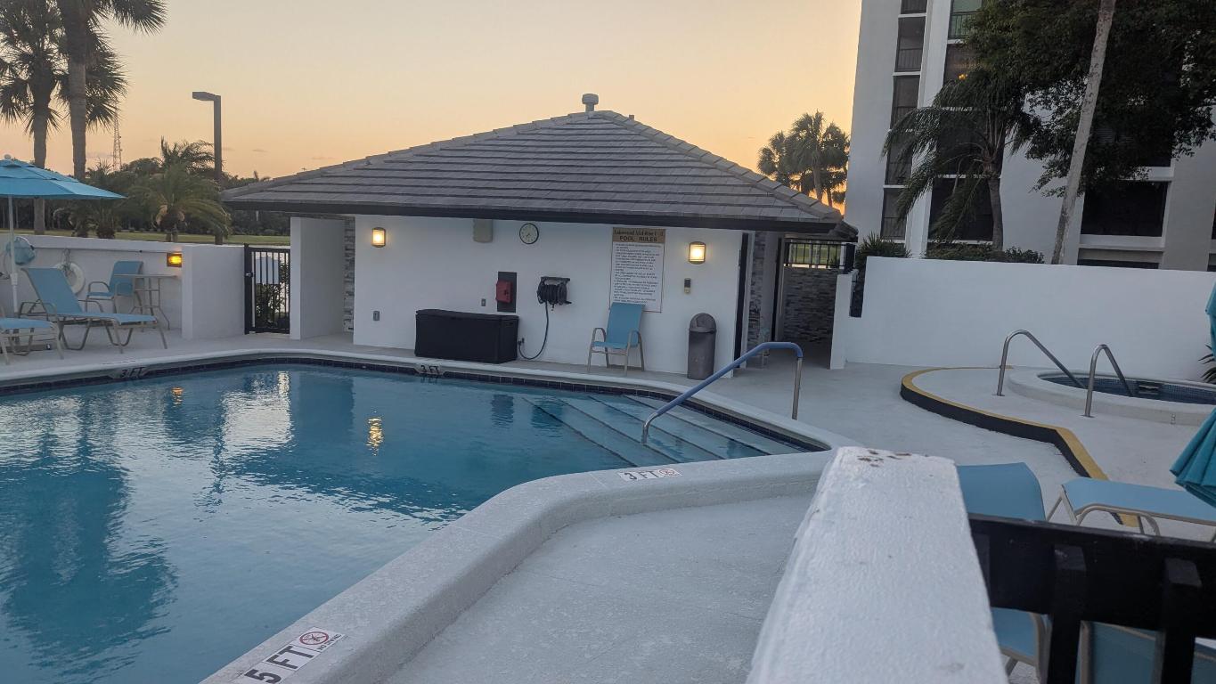 7835 Lakeside #963 Boca Raton, FL 33434