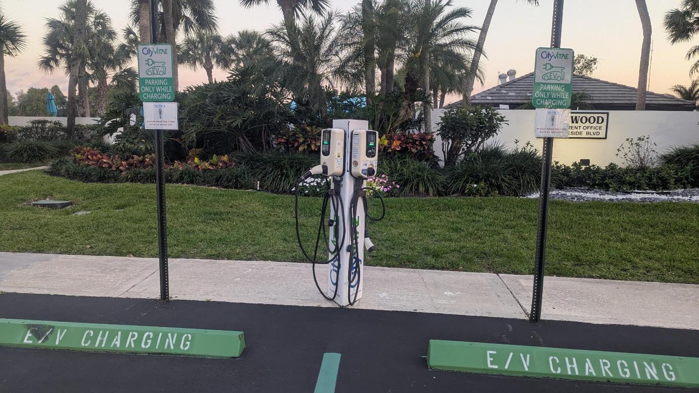 7835 Lakeside #963 Boca Raton, FL 33434