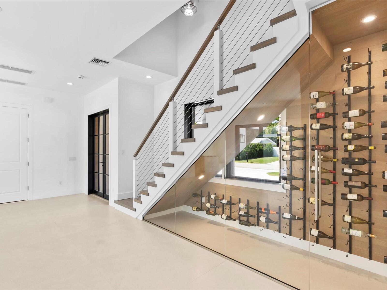 8 Leeward Cir Tequesta, FL 33469