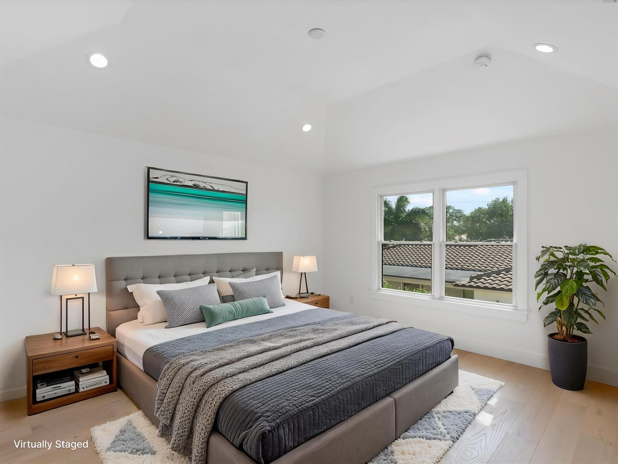 8 Leeward Cir Tequesta, FL 33469