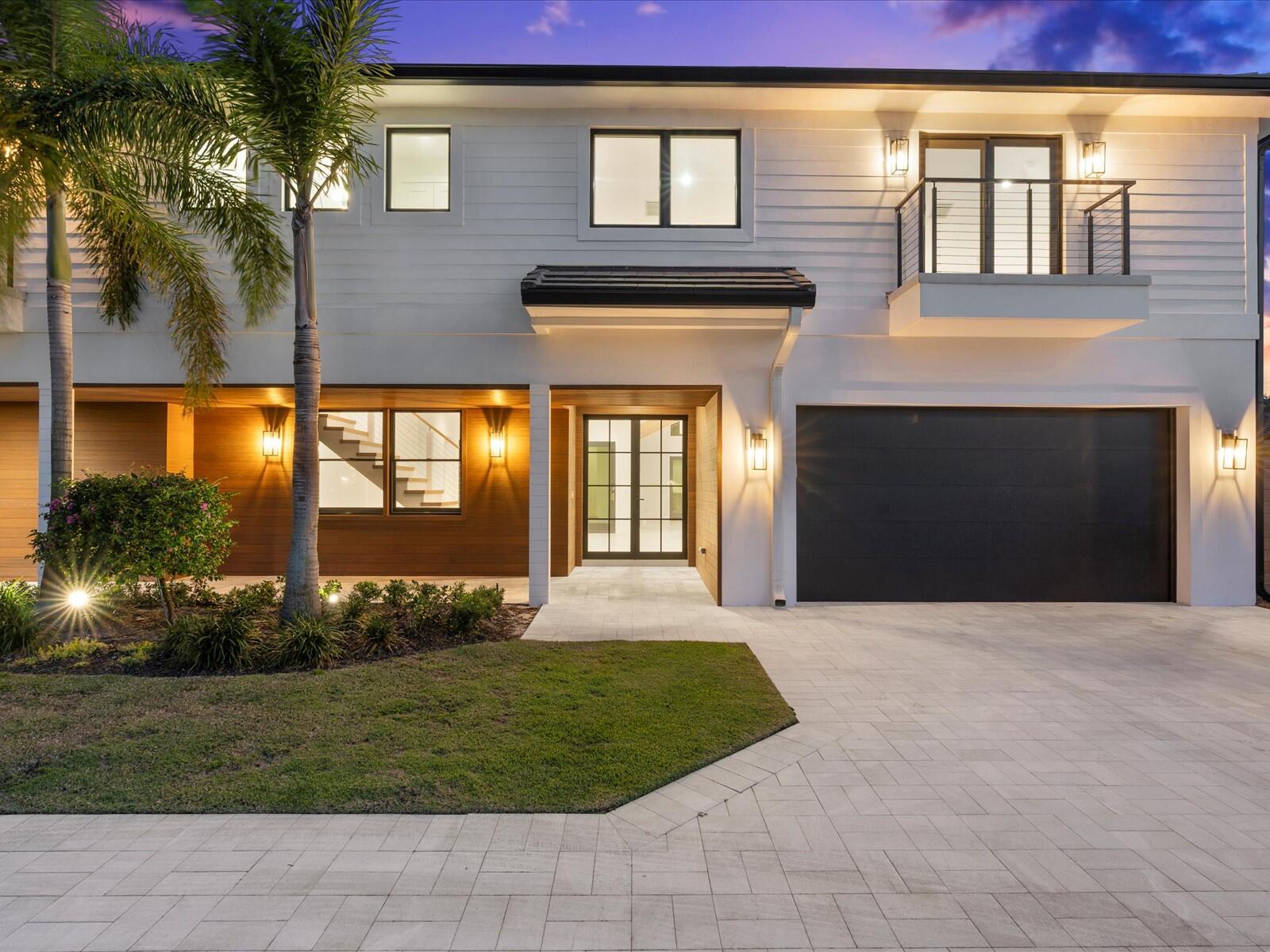 8 Leeward Cir Tequesta, FL 33469