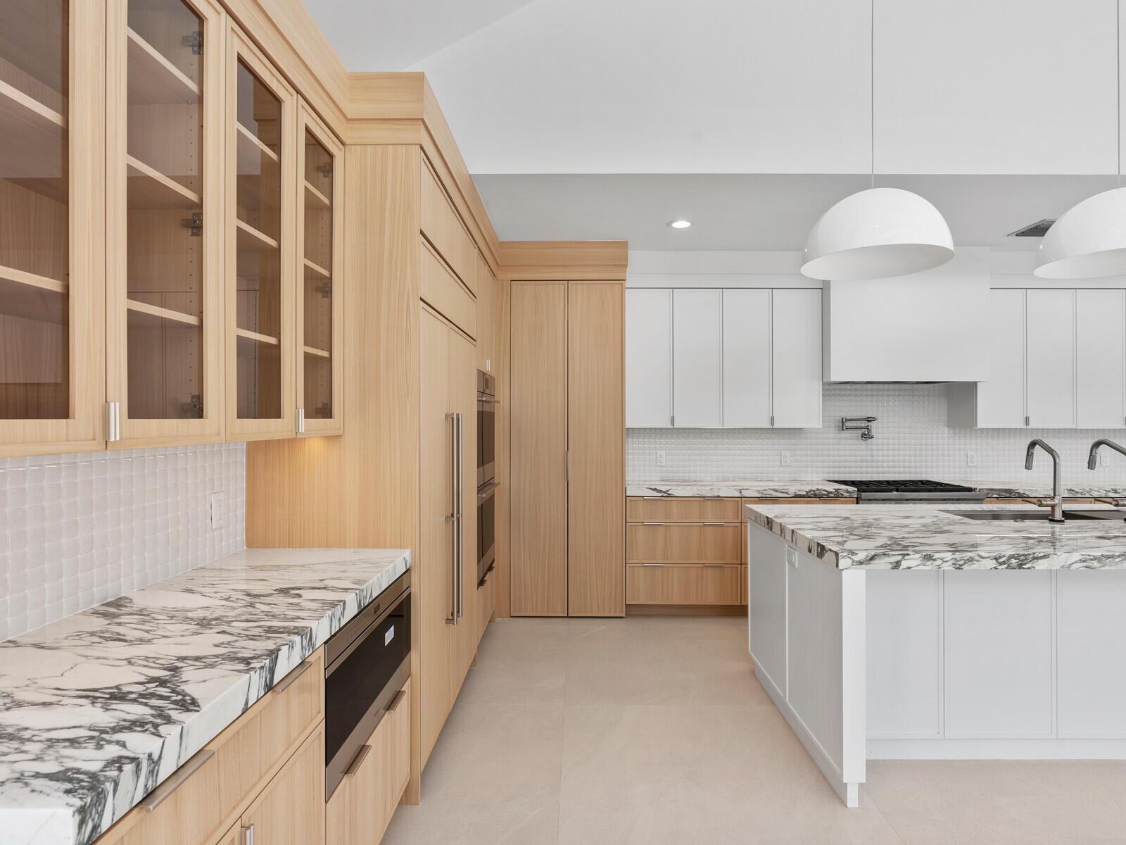 8 Leeward Cir Tequesta, FL 33469