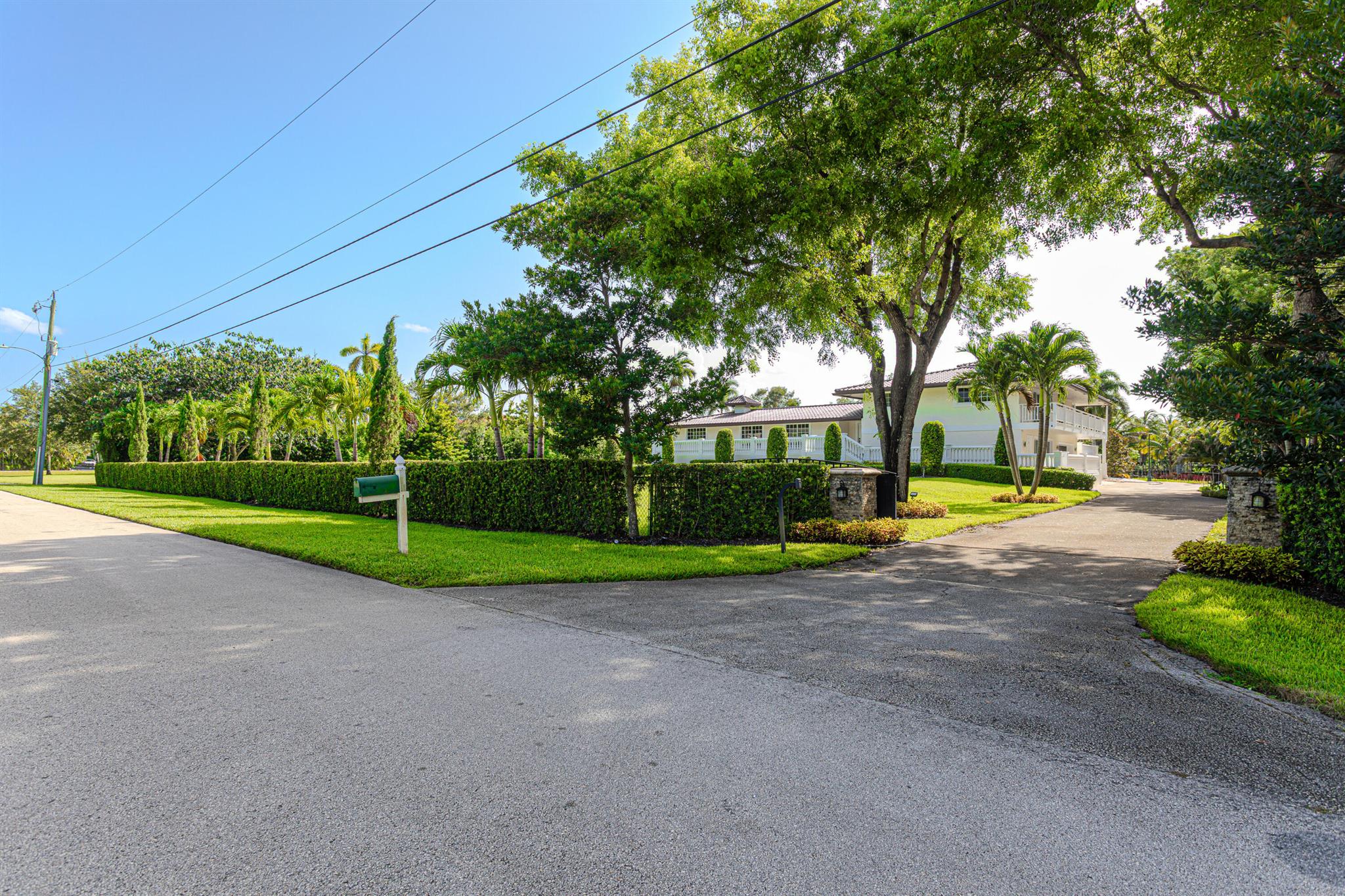 875 NW 120th Ave Plantation, FL 33325