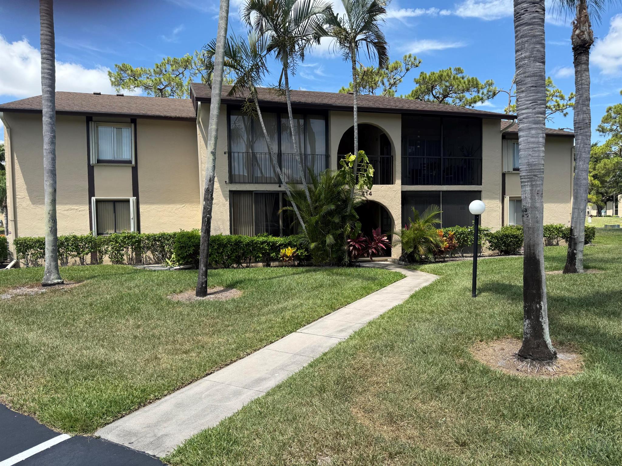 414 Pine Glen Ln #B-1