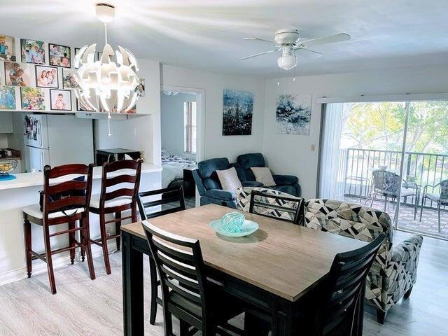 3561 Nw 95th Ter #423