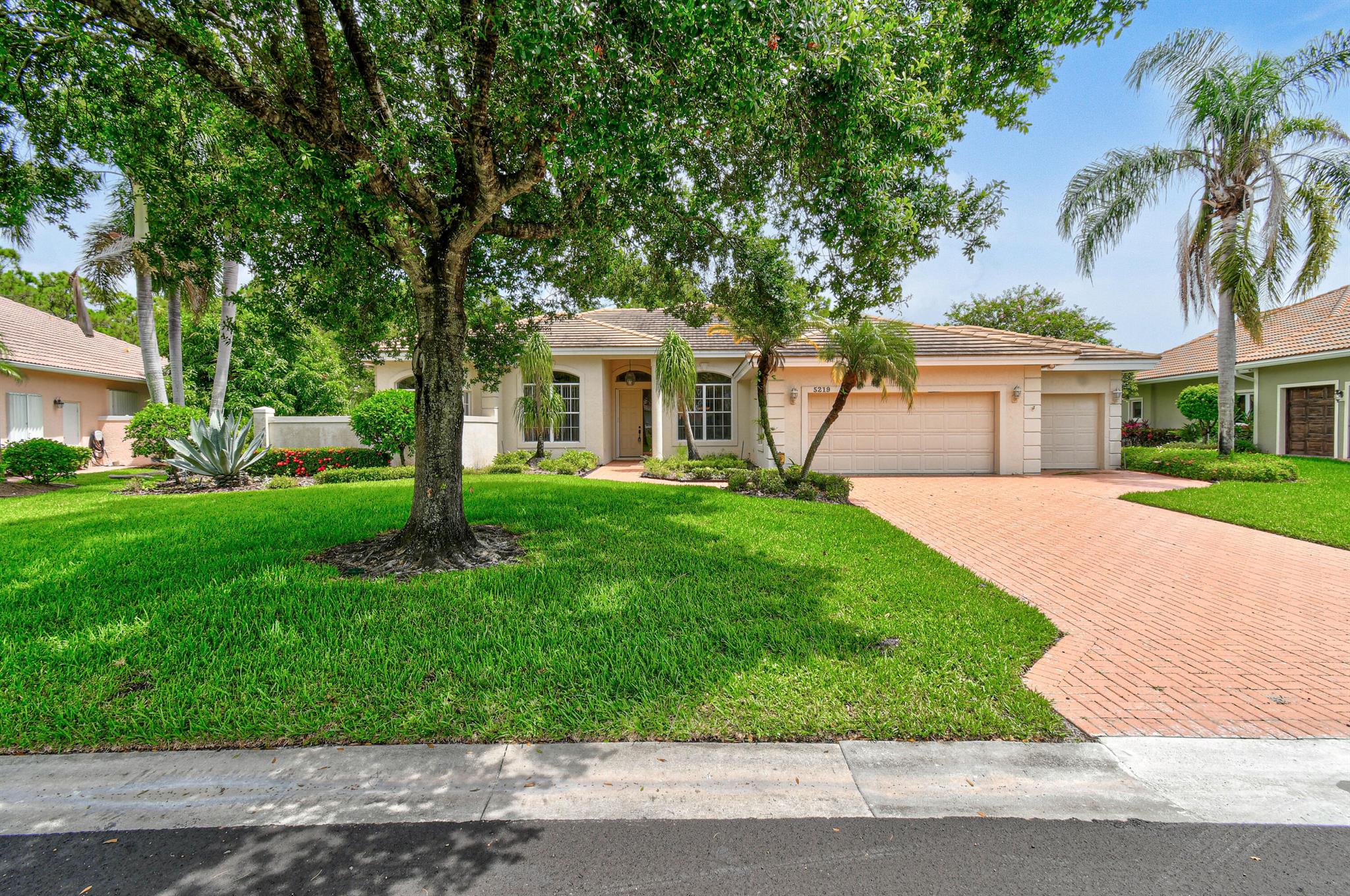 5219 SE Lost Lk Way