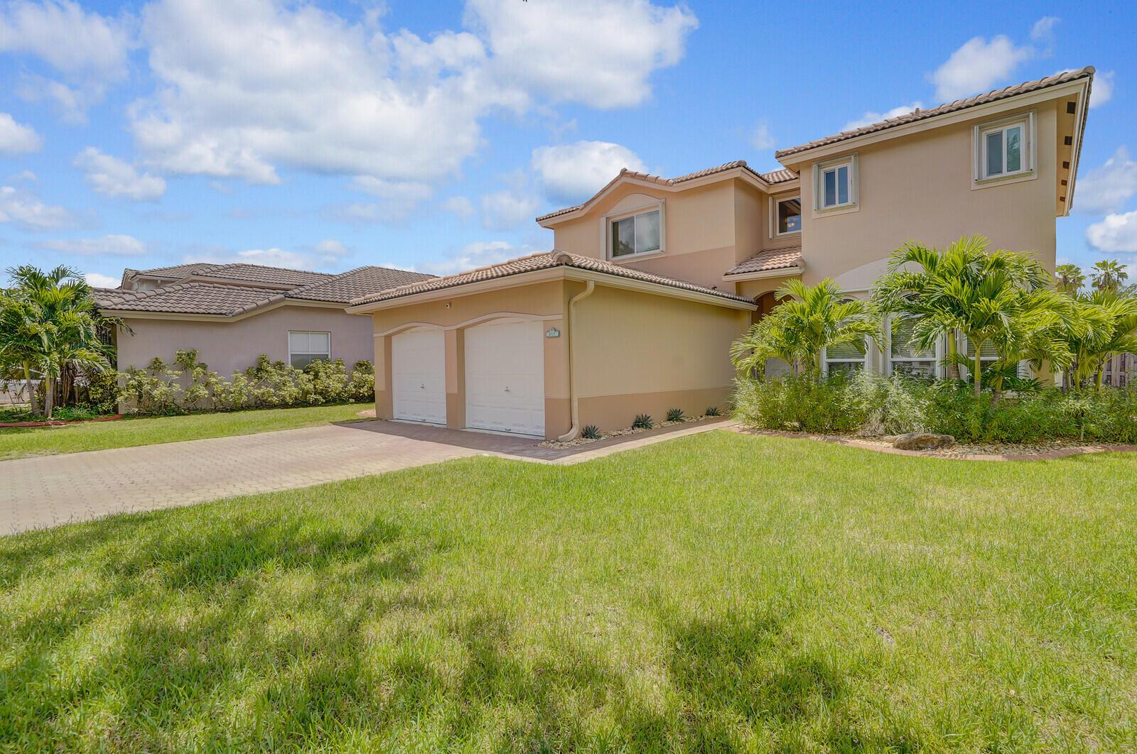 317 E Garden Cv Cir