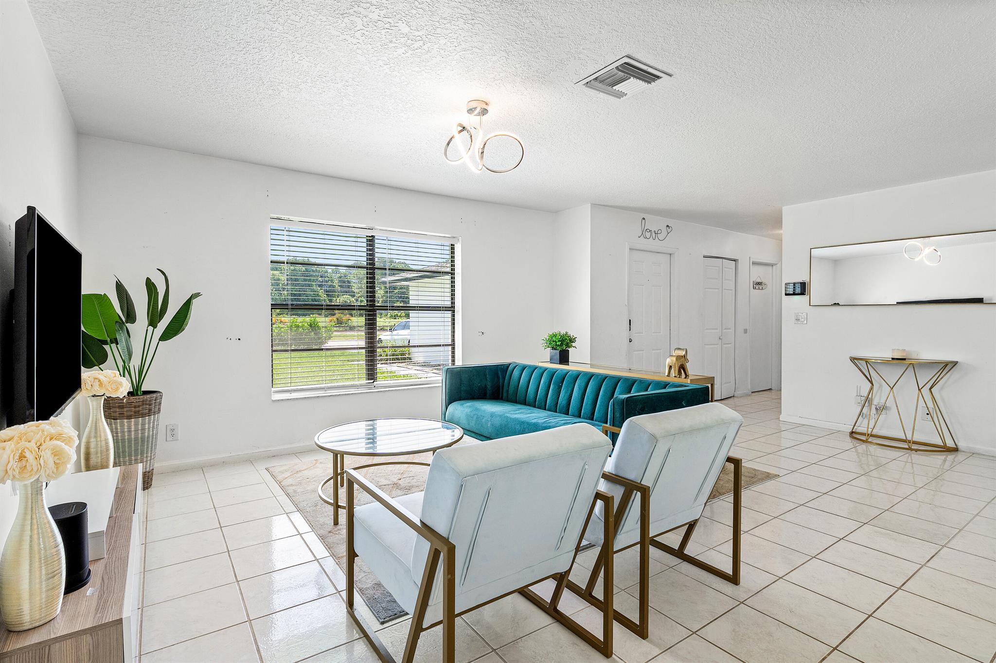 3135 S Seacrest Blvd