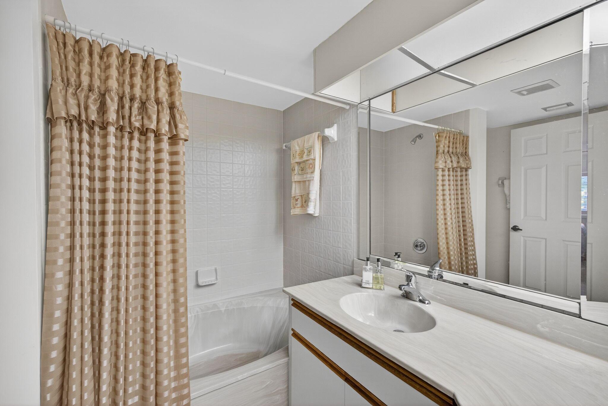 204 Sea Oats Dr #C Juno Beach, FL 33408