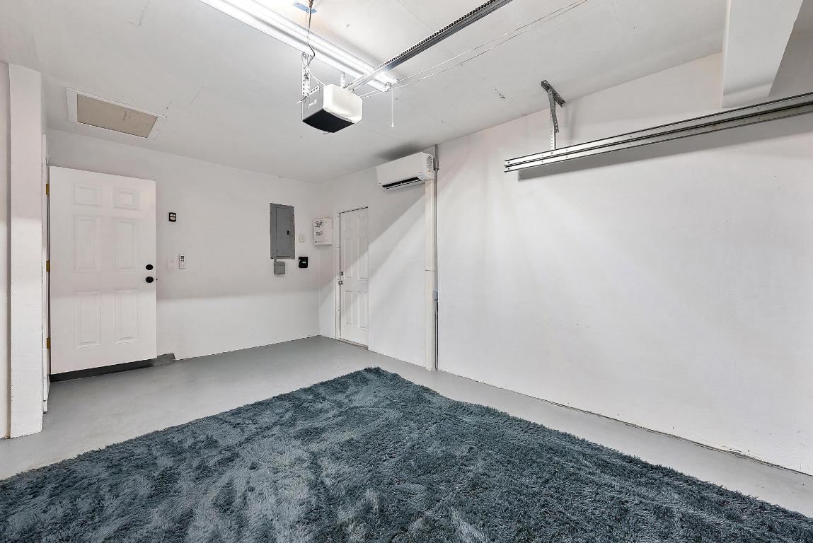 77 Holly Tequesta, FL 33469