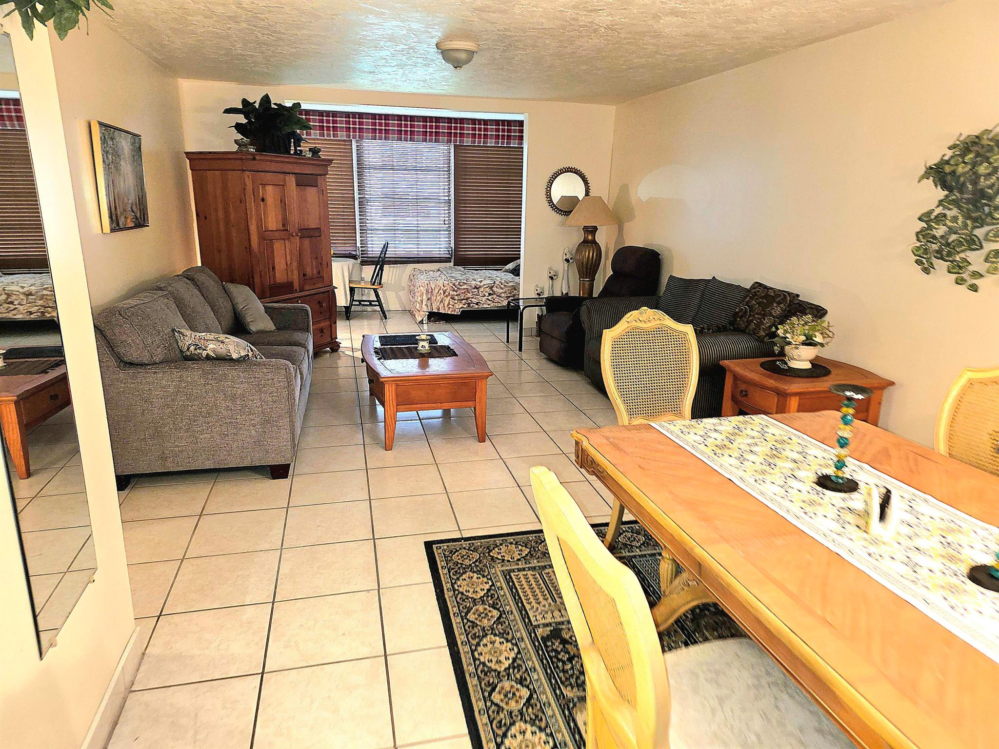 2831 Somerset Dr #305