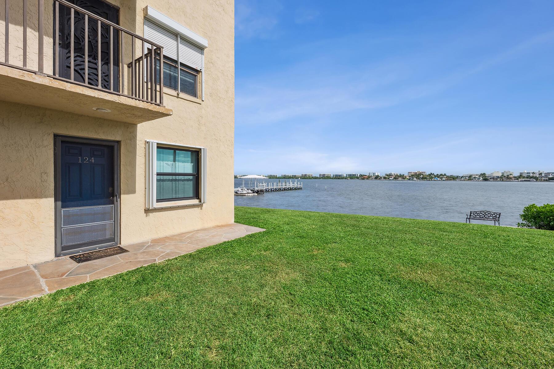 896 N Federal Hwy #124