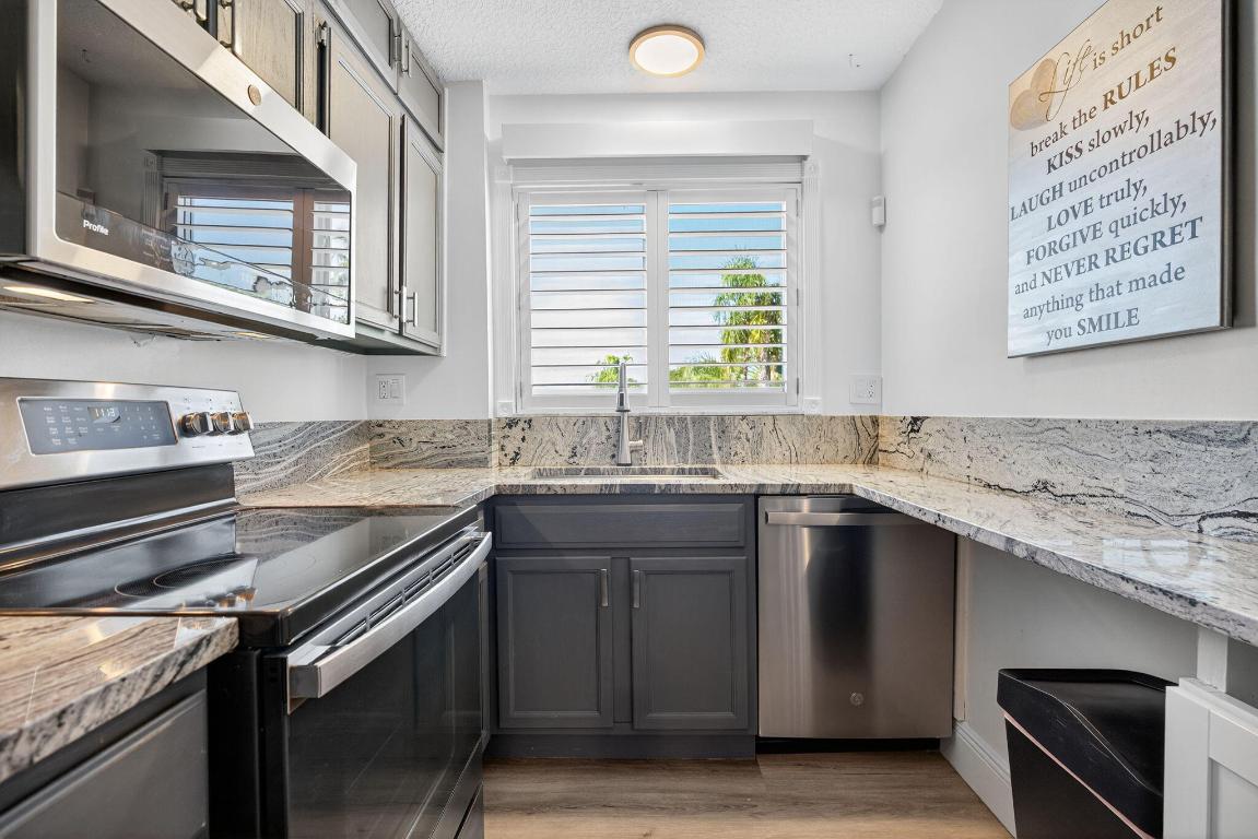 280 Bella Vis #41h Jupiter, FL 33477