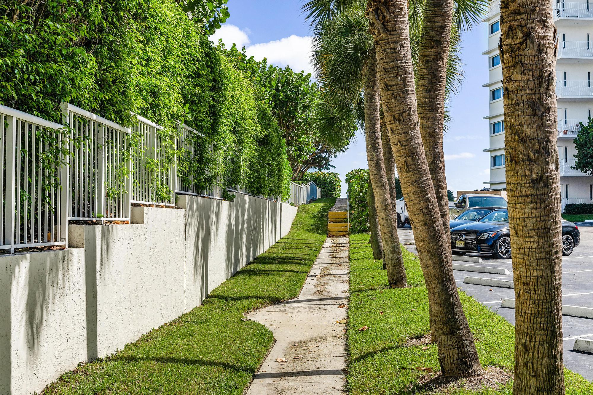 2760 S Ocean Blvd #508 Palm Beach, FL 33480