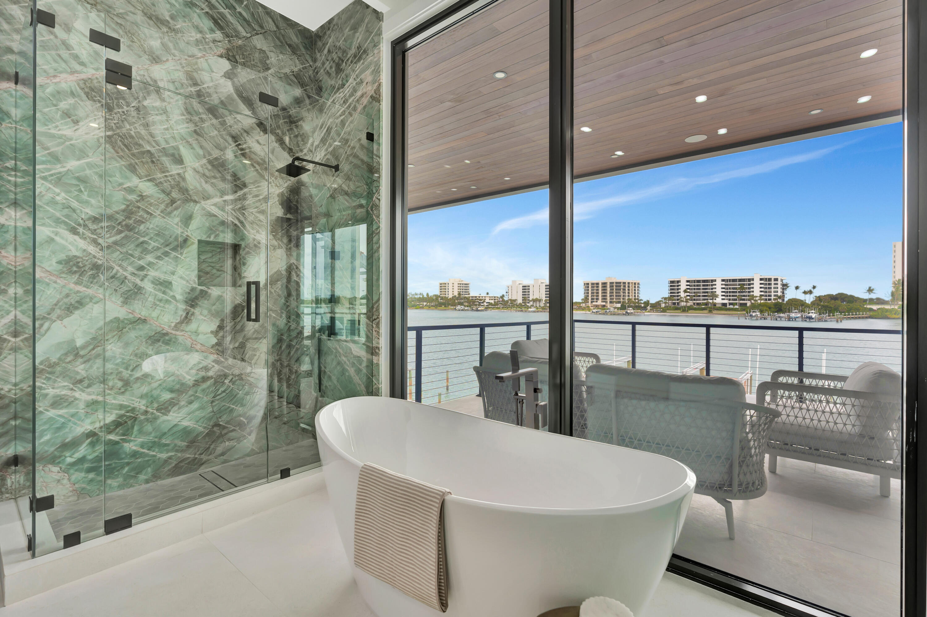 19696 Harbor Jupiter, FL 33469