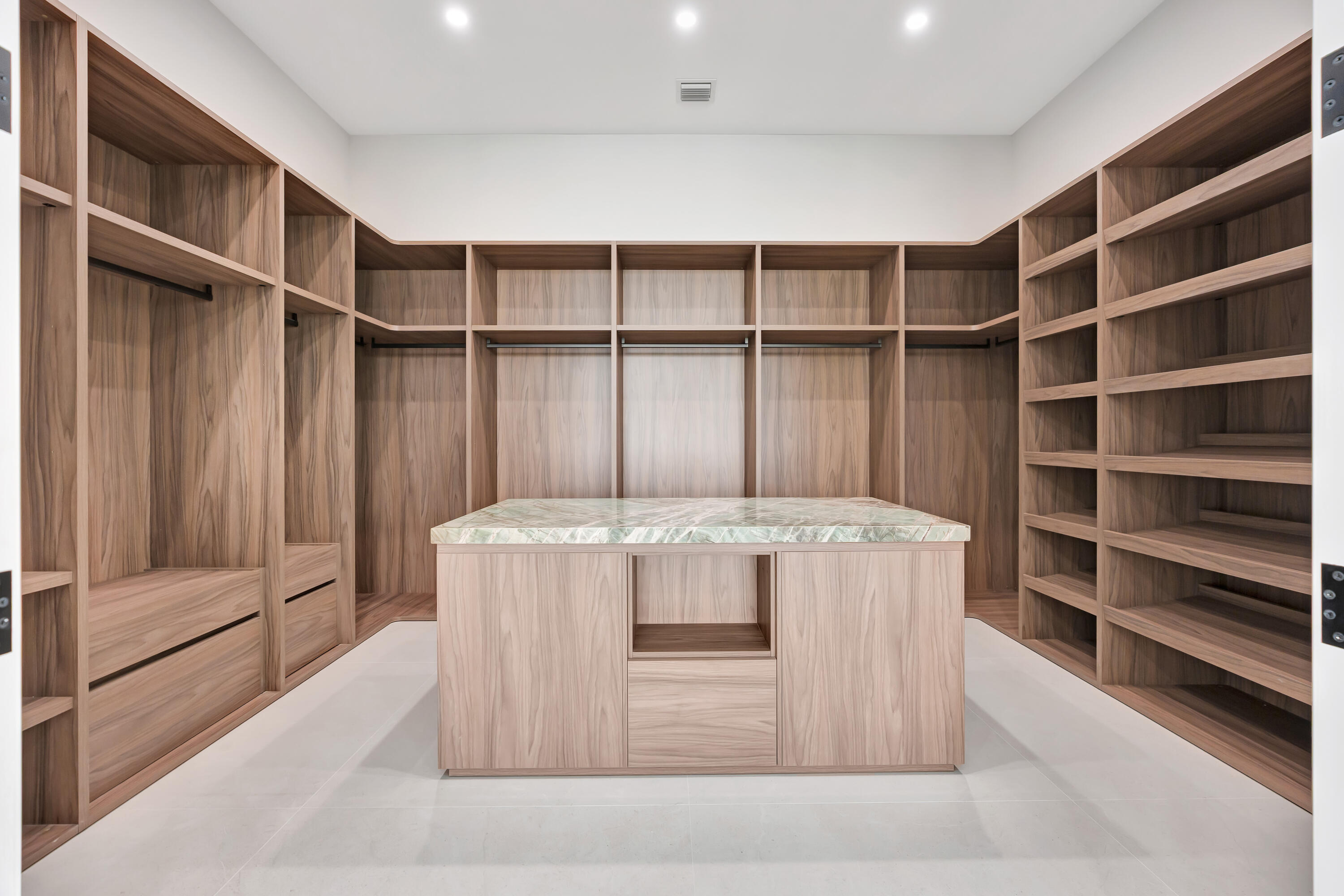 19696 Harbor Jupiter, FL 33469