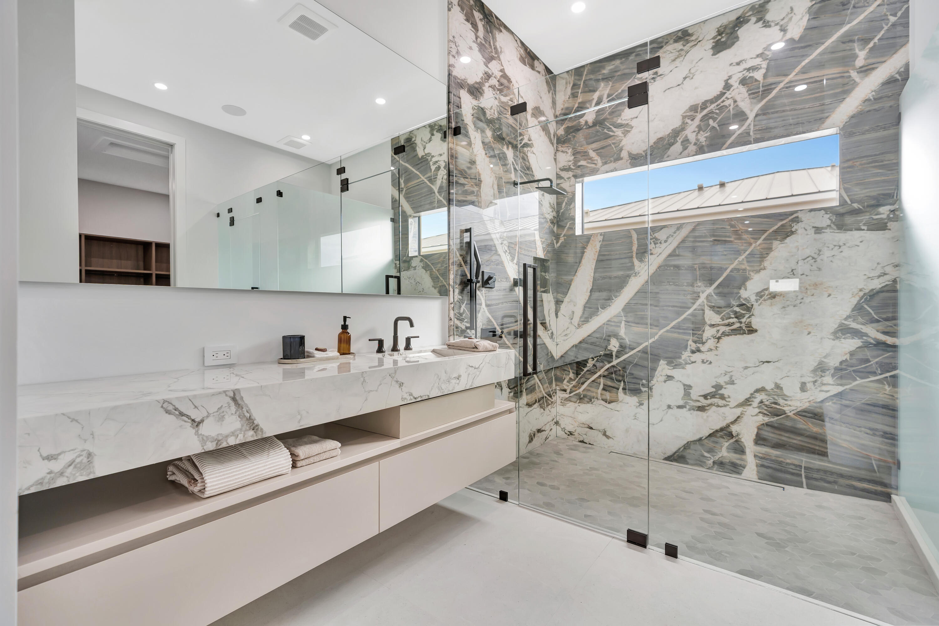 19696 Harbor Jupiter, FL 33469