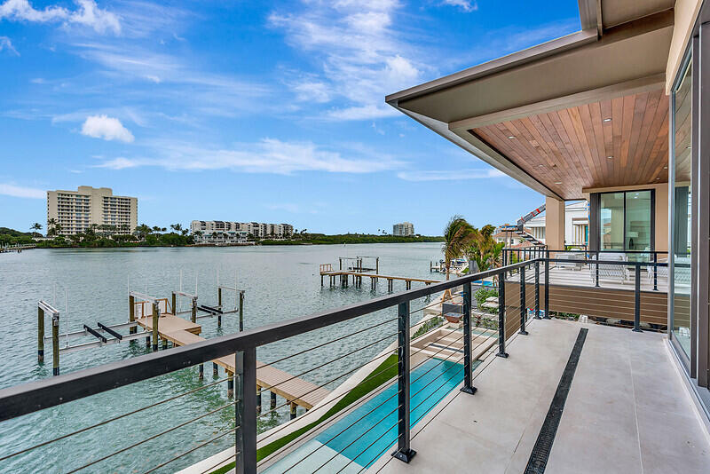 19696 Harbor Jupiter, FL 33469