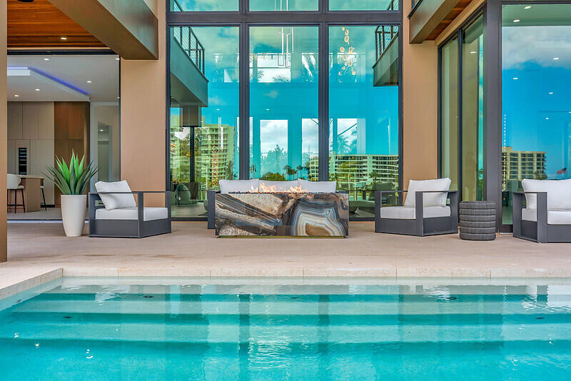 19696 Harbor Jupiter, FL 33469