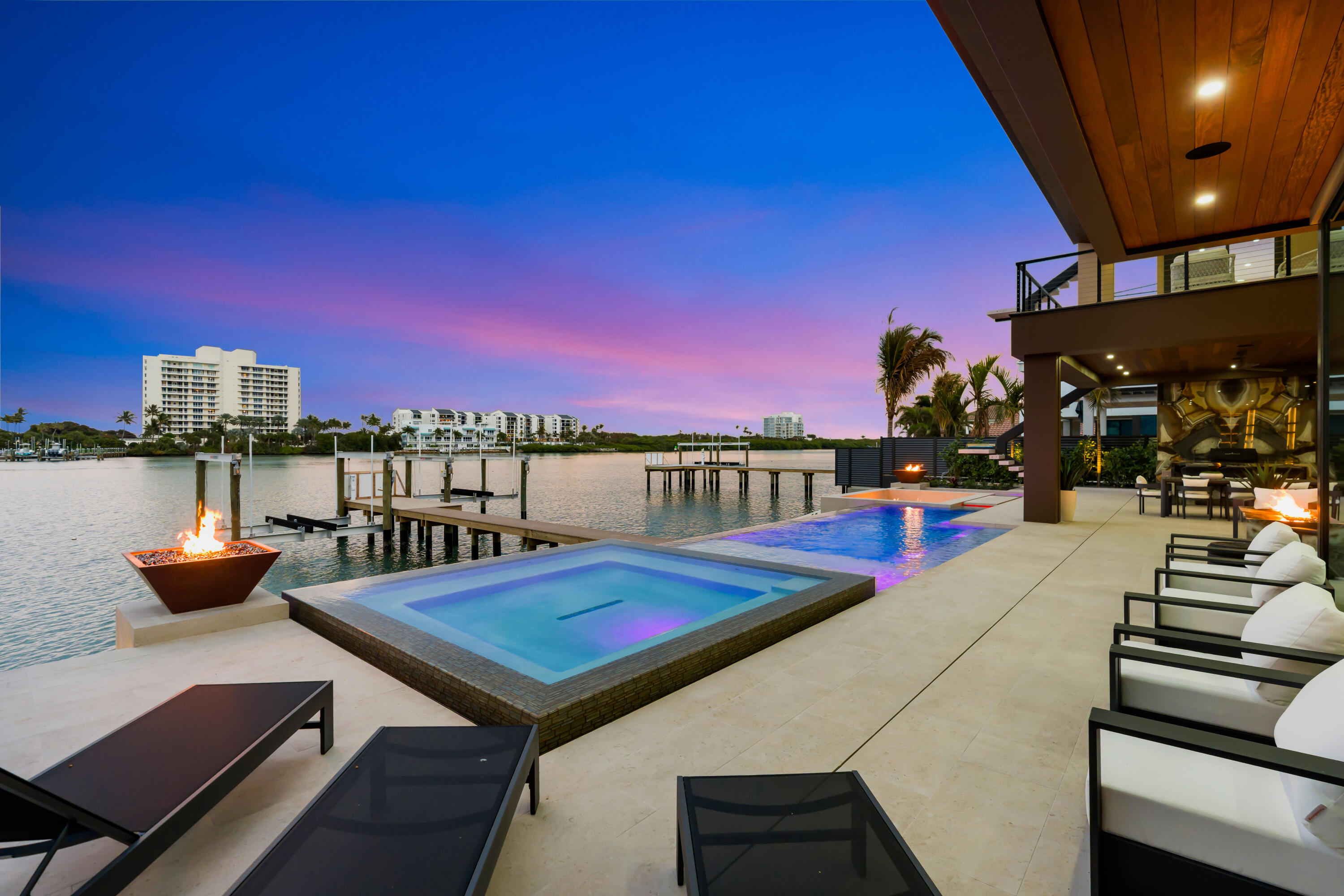 19696 Harbor Jupiter, FL 33469