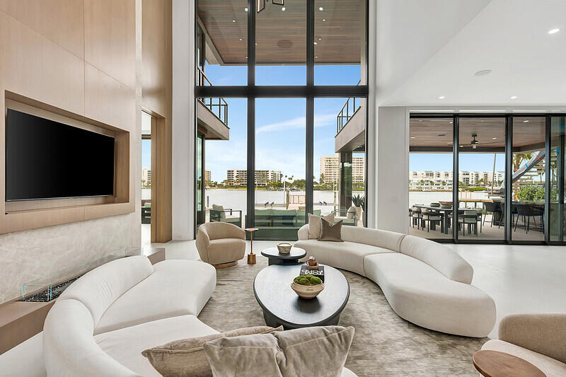 19696 Harbor Jupiter, FL 33469