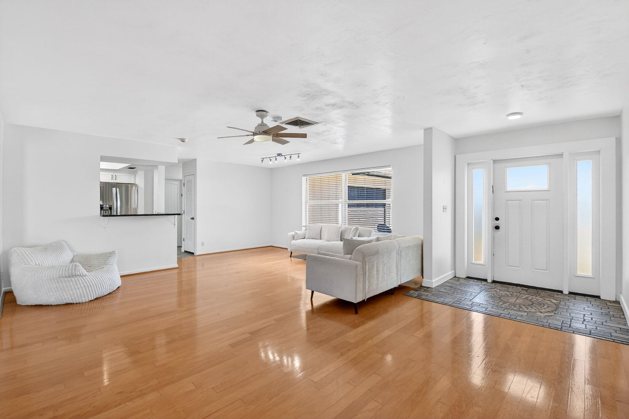 3651 Palm Riviera Beach, FL 33404